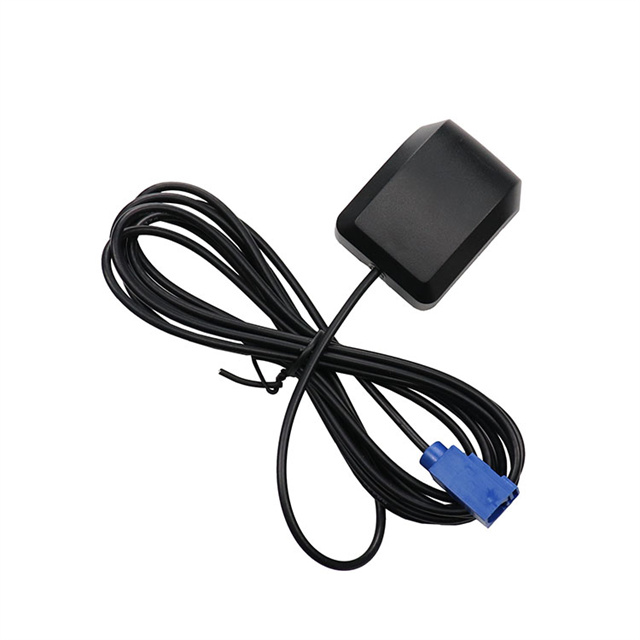 كيف يمكنني الحفاظ على هوائي GPS للأداء الأمثل؟